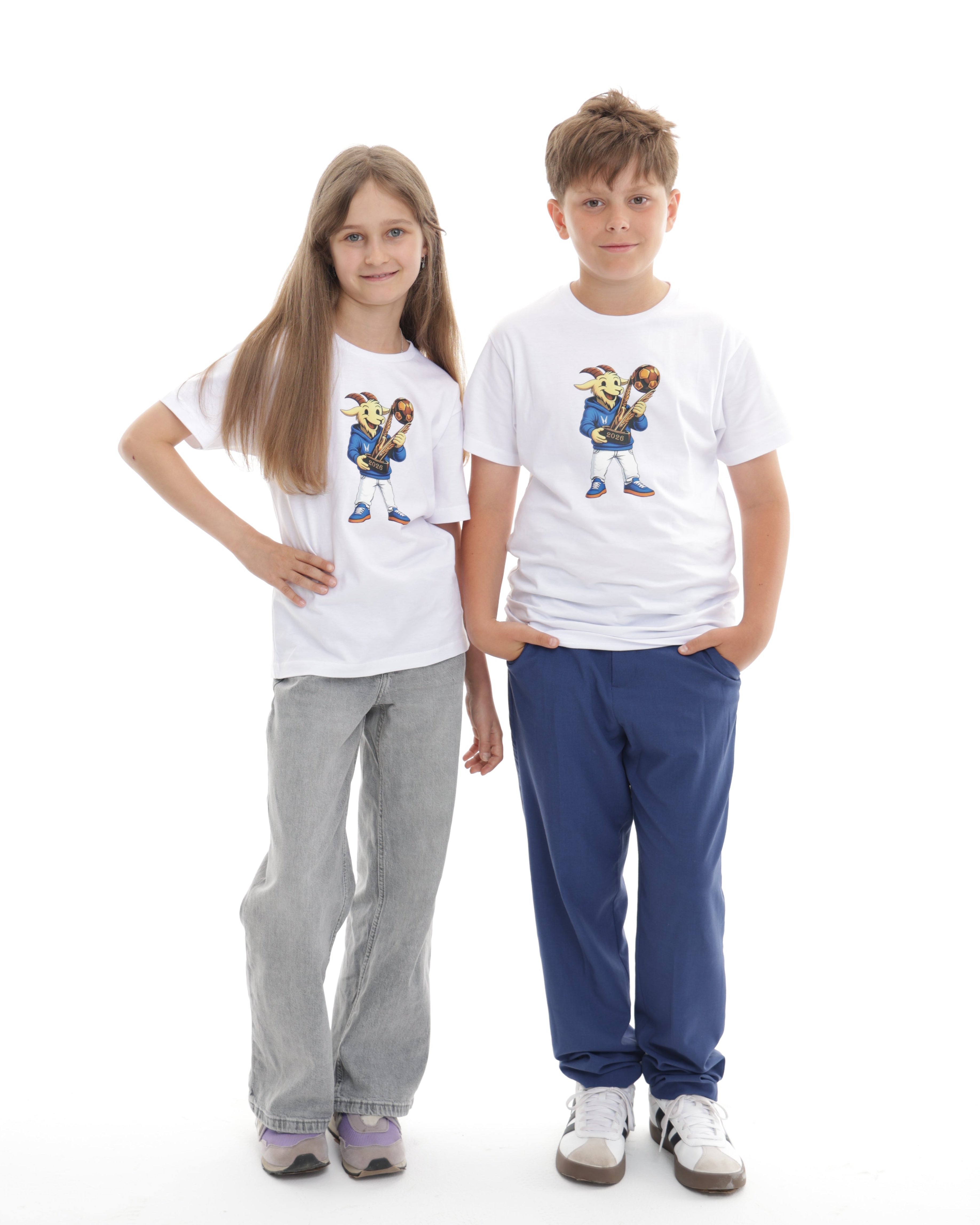 T-Shirt Dziecięcy Mistrzowski Koziołek 2026-Biały